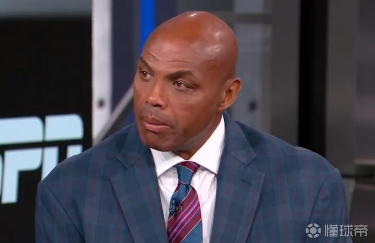 巴克利：阿德巴约该庆幸他在2026年打球，在过去我们会“杀”了他