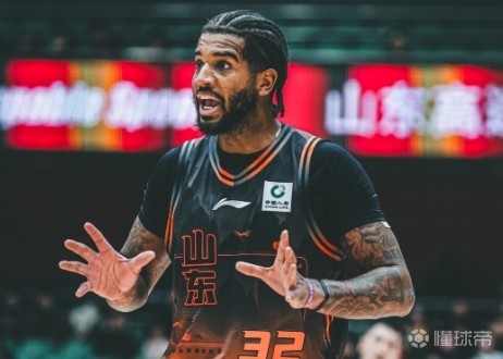 大发神威，山东外援克里斯20中15爆砍42分13板5助2断1帽